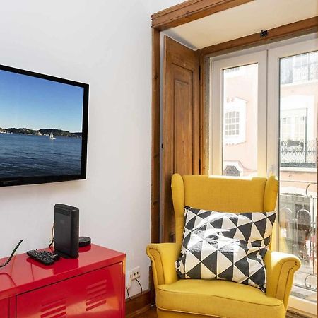 Typical Portuguese Apartment In Sao Bento Lisbon Exterior photo