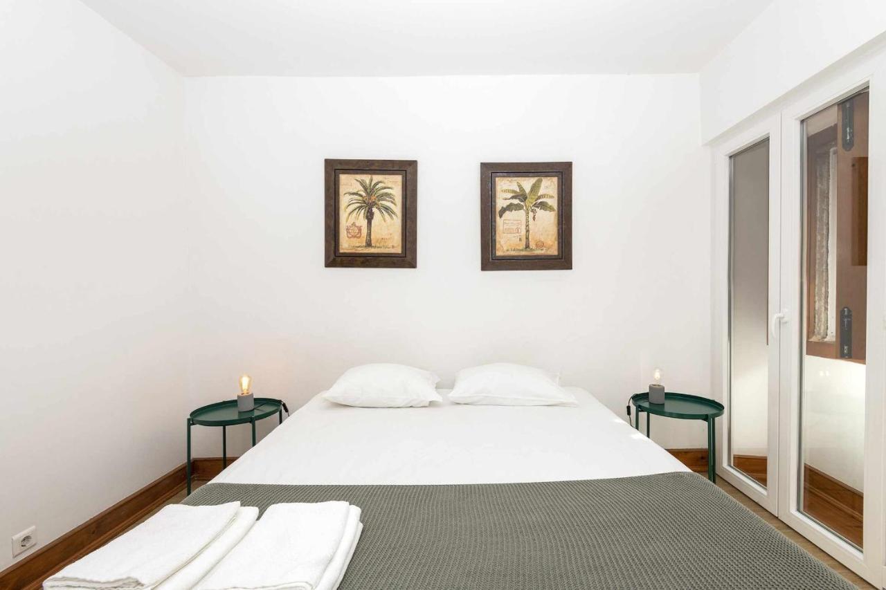 Typical Portuguese Apartment In Sao Bento Lisbon Exterior photo